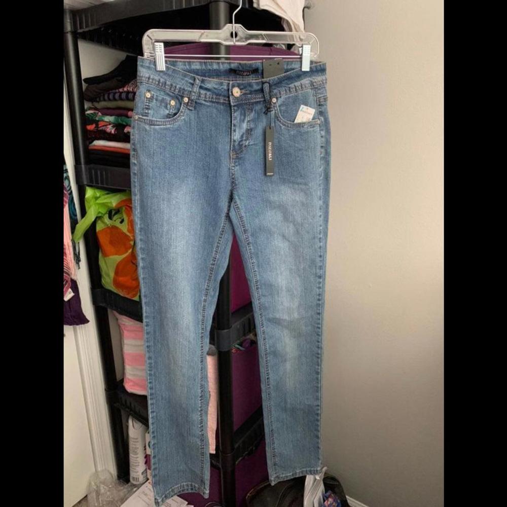 NWT Roz & Ali Jeans Size 6